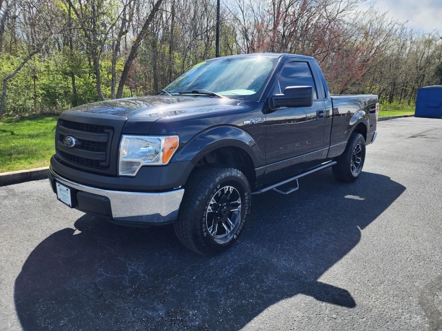2014 BLACK /Gray Ford F-150 XL 6.5-ft. Bed 2WD (1FTMF1CM0EK) with an 3.7L V6 DOHC 24V engine, 6-Speed Automatic transmission, located at 1221 Madison St., Shelbyville, TN, 37160, (931) 680-9439, 0.000000, 0.000000 - Photo#0